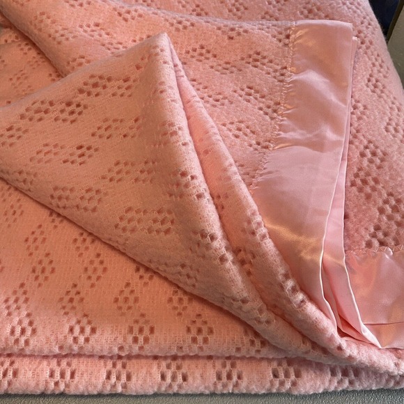 Vintage St Michael Satin Trim Pink Acrylic Blanket Made in UK Full Size 90x89 - Picture 14 of 16